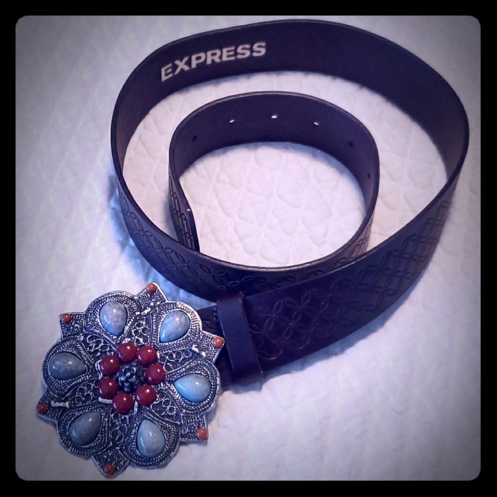 Gorgeous belt